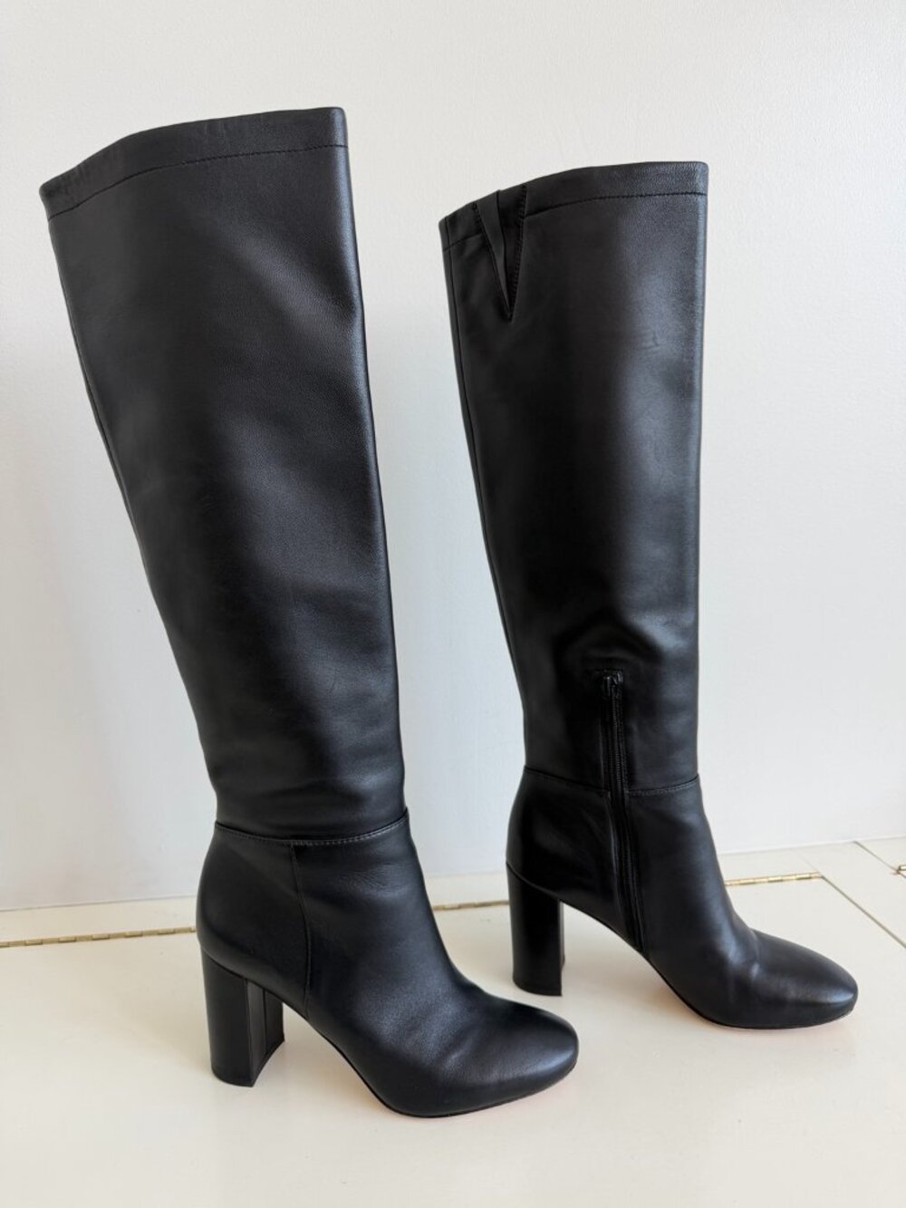 Vince Black Leather Knee High Boots Block Heel Side Zip Women’s 7M EU 37